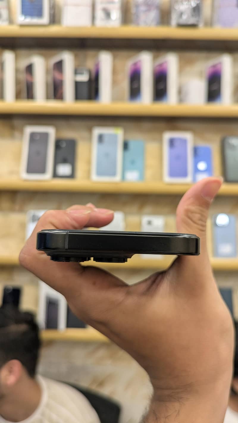 Apple iPhone 16 Pro 5