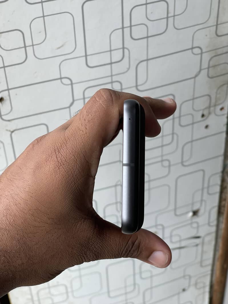 Google Pixel 8 4