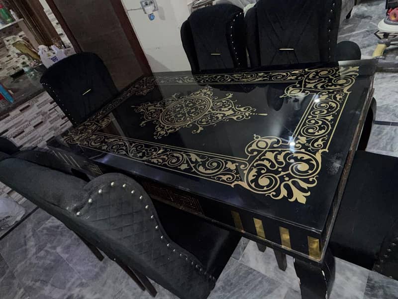 Dining Table 0