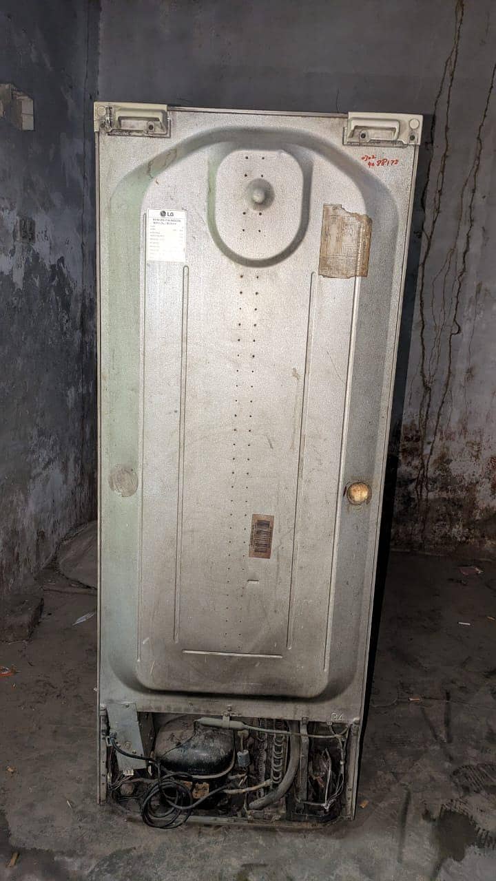 Refrigerator 0