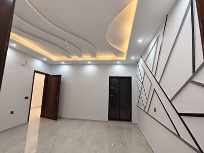 1 KANAL BRAND NEW UPPER PORTION AVAILABLE FOR RENT