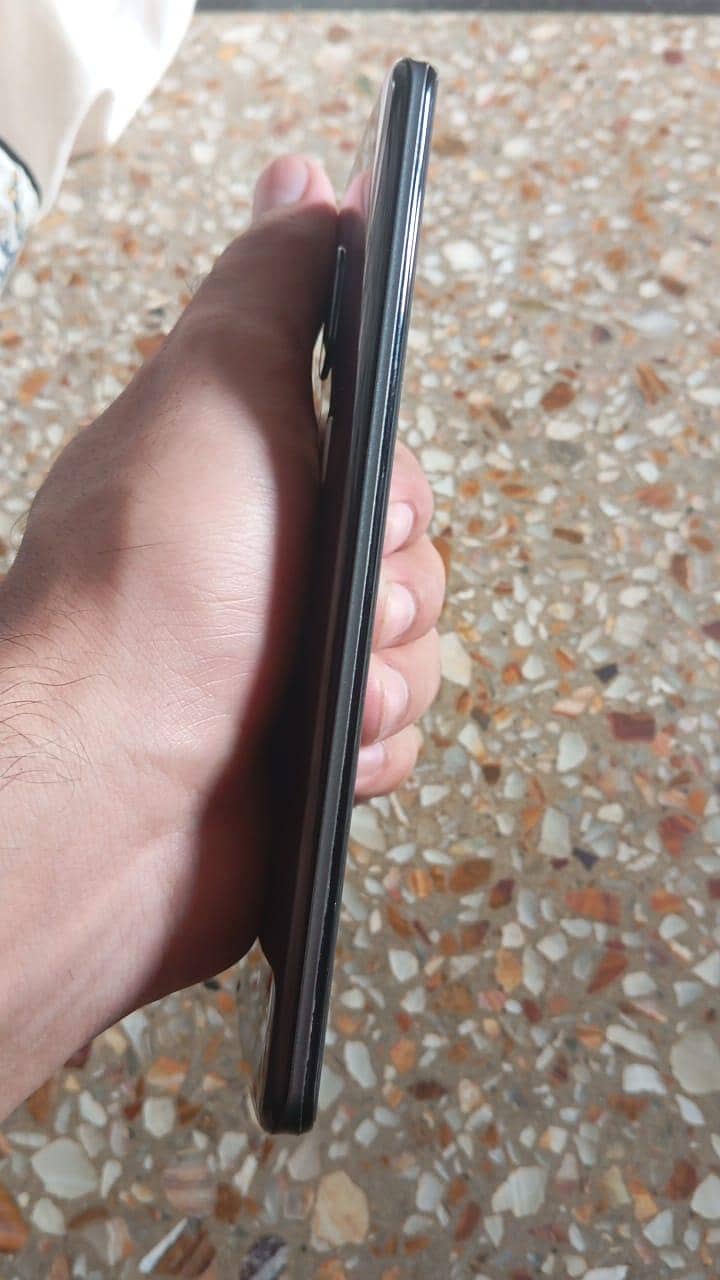 Sharp Aquos Zero 2 4