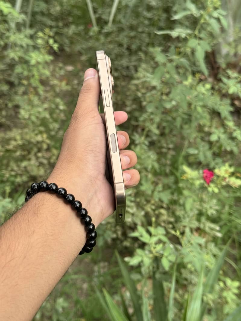 IPhone 16 Pro 1