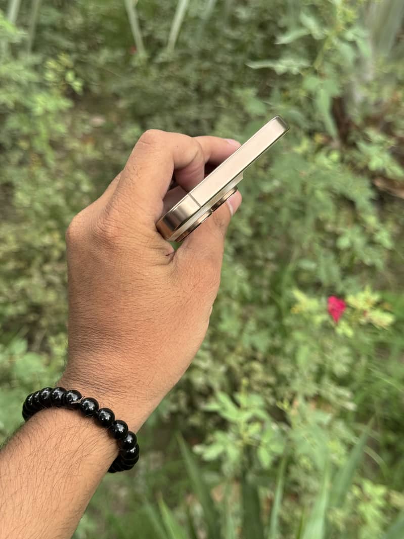 IPhone 16 Pro 4