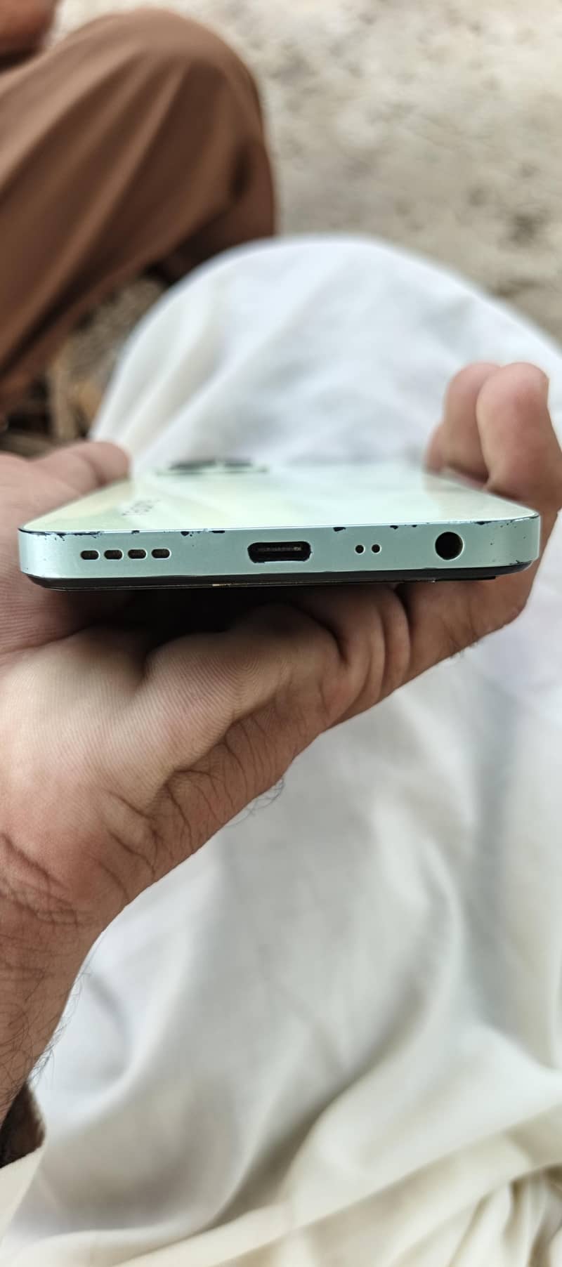 Realme C35 4