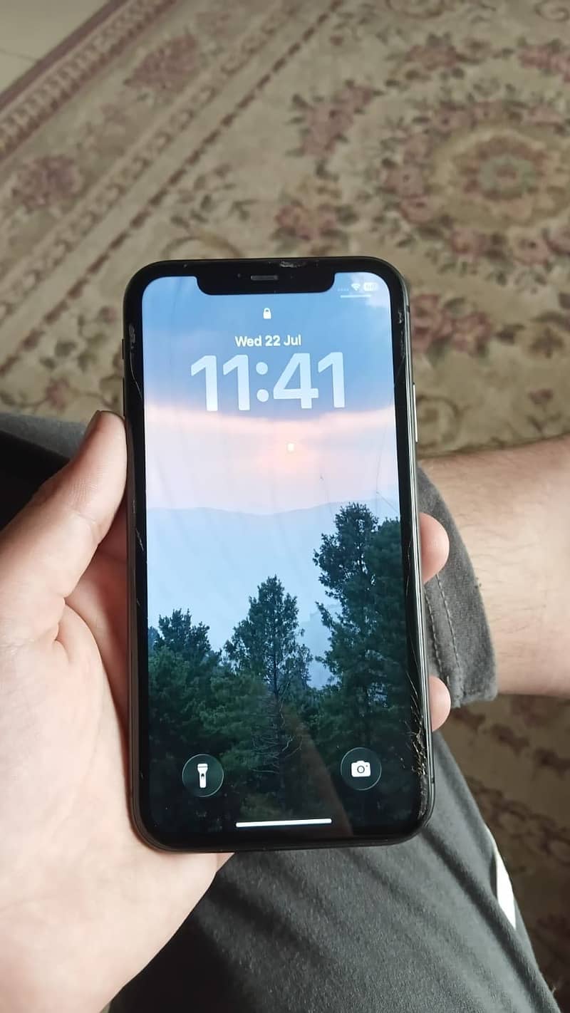 Apple iPhone 11 3