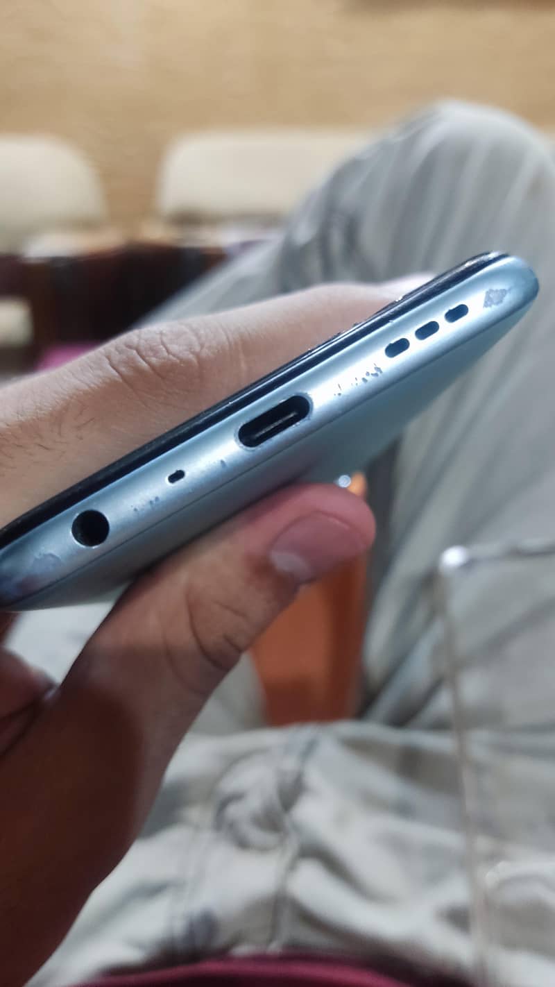 OPPO A76 1