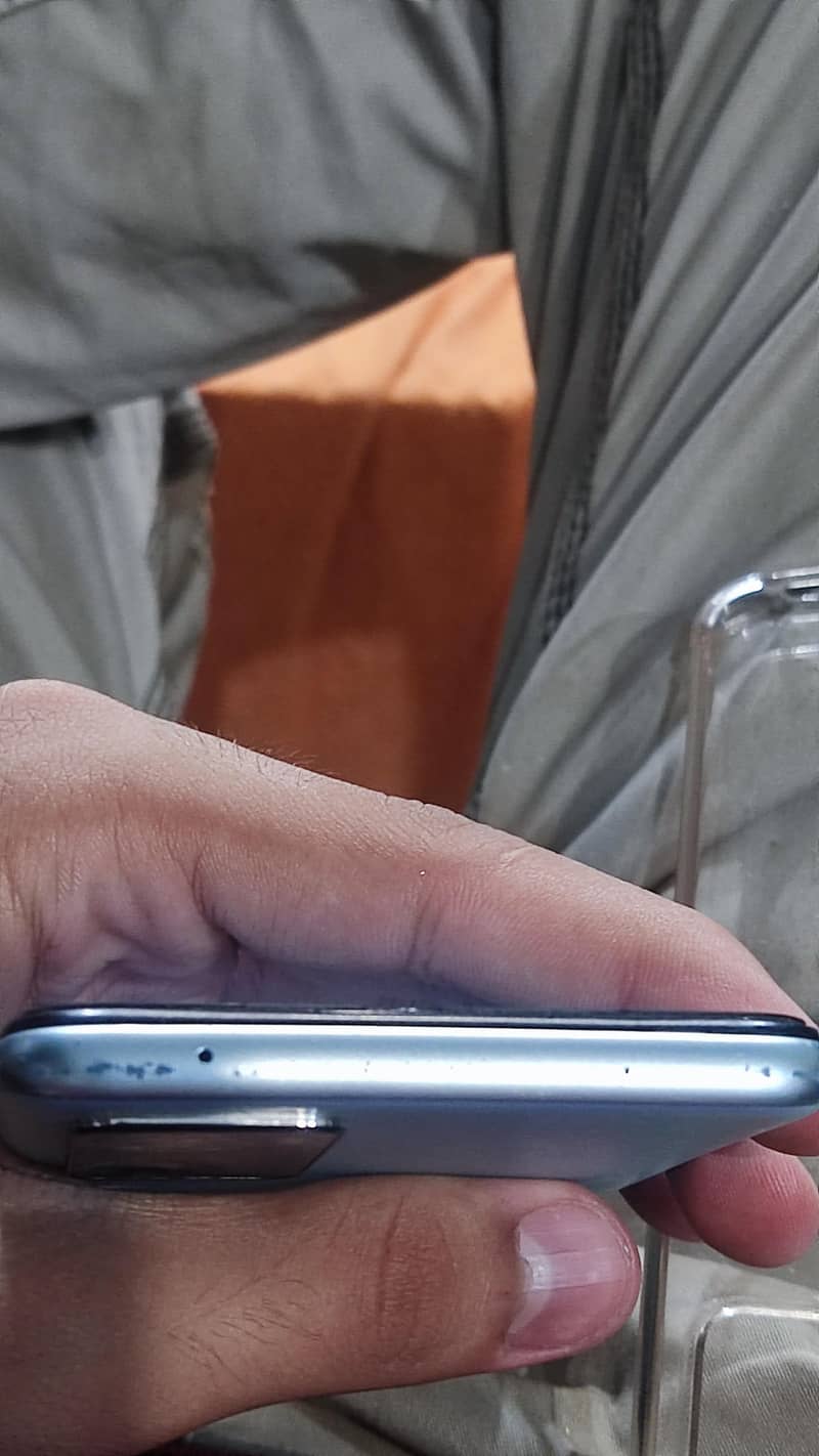 OPPO A76 3