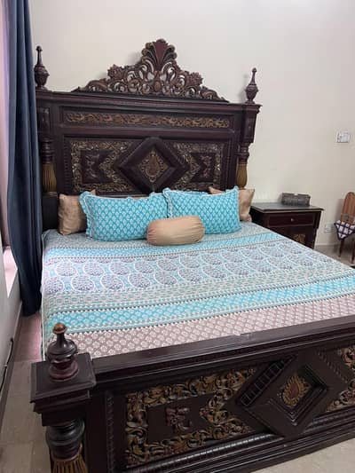 bed set with side tables, dressing & mattress