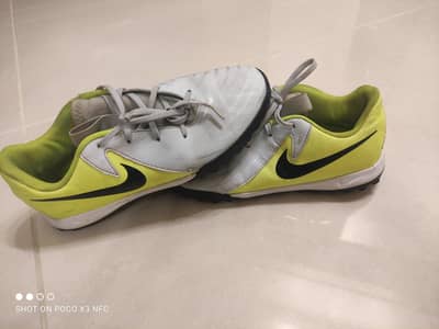 Nike football shoes original