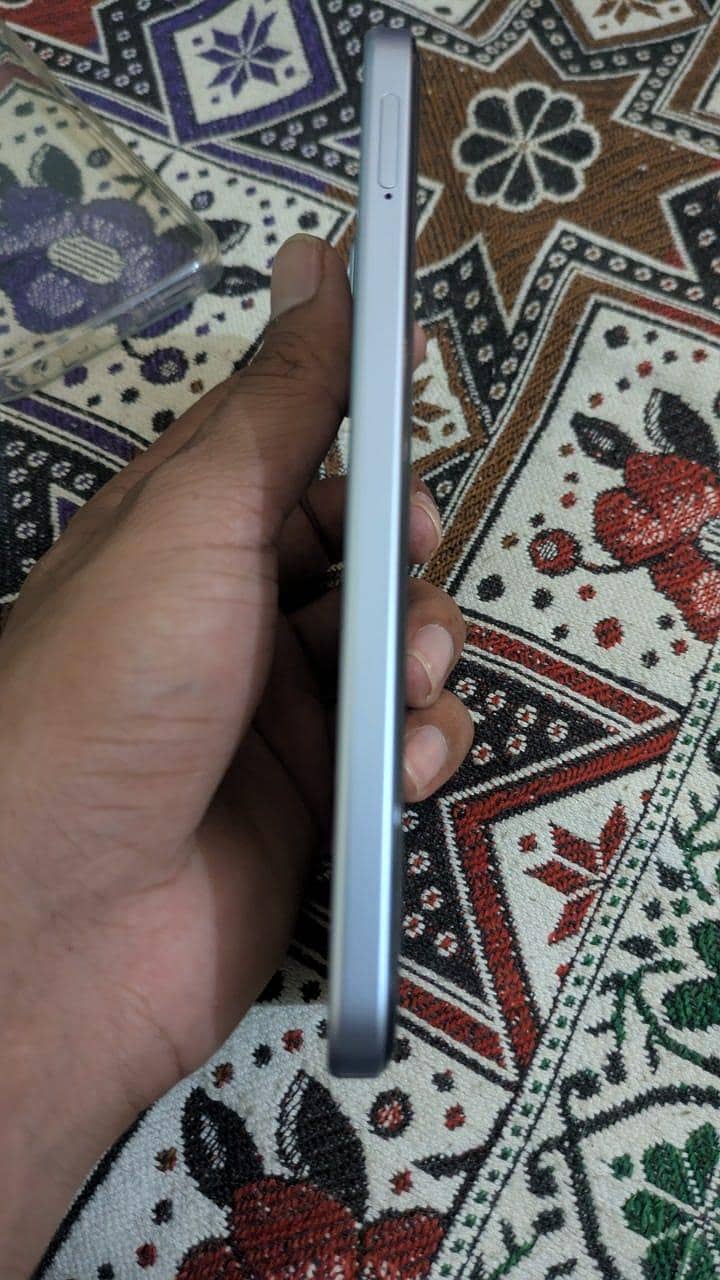 OPPO A6k 4