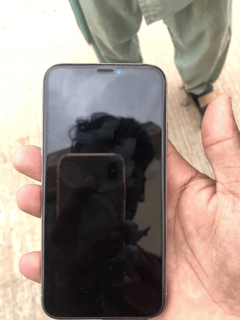 Apple iPhone X 3