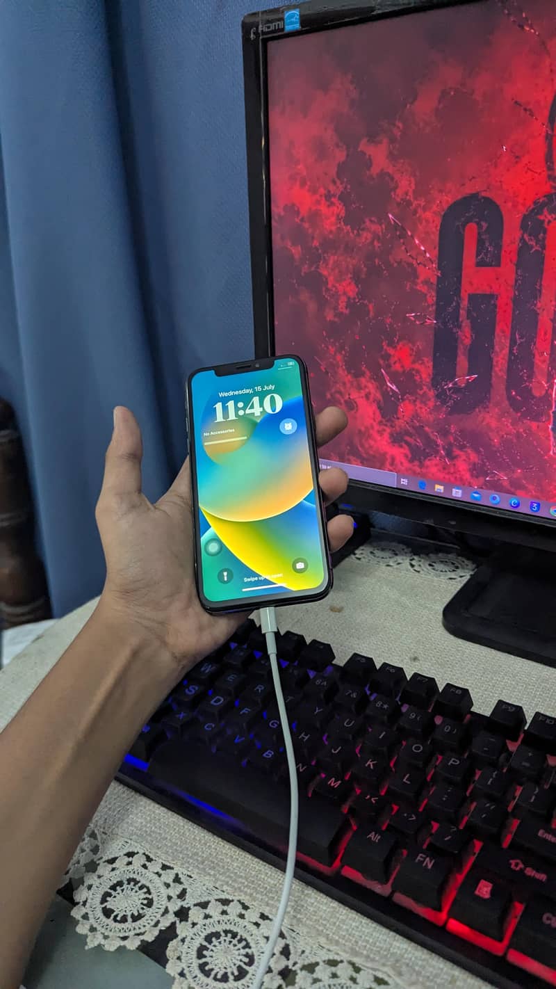 Apple iPhone X 3