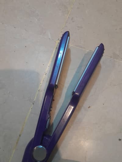 Hair straightener ConAir