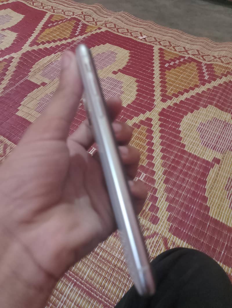Apple iPhone X 3