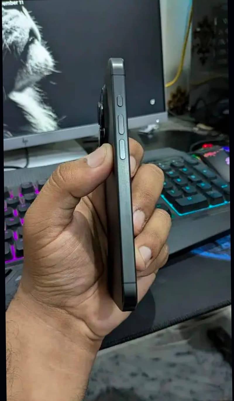 Apple iPhone 15 Pro 2