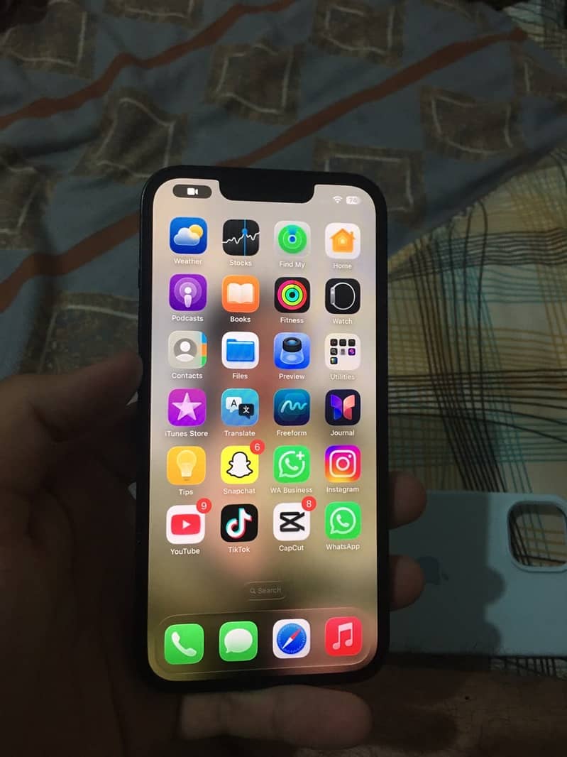 iPhone 13 3