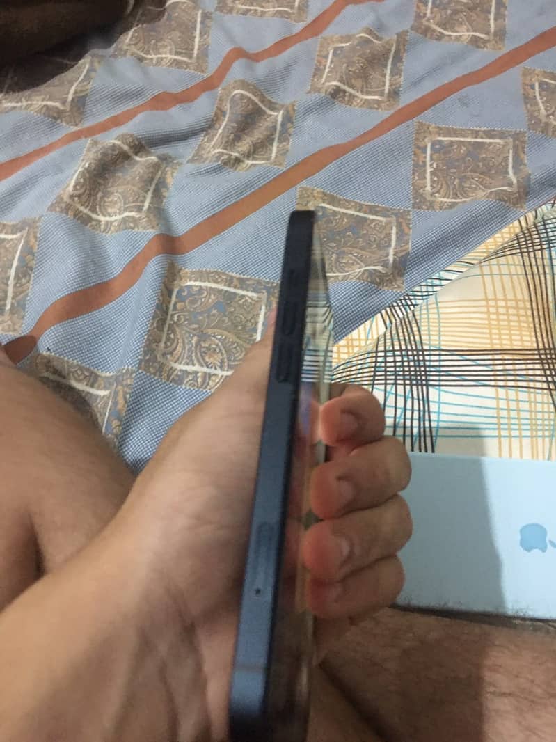 iPhone 13 11