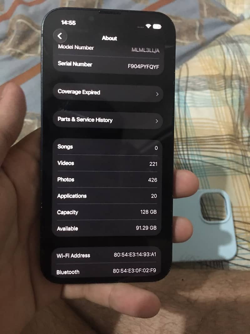 iPhone 13 12