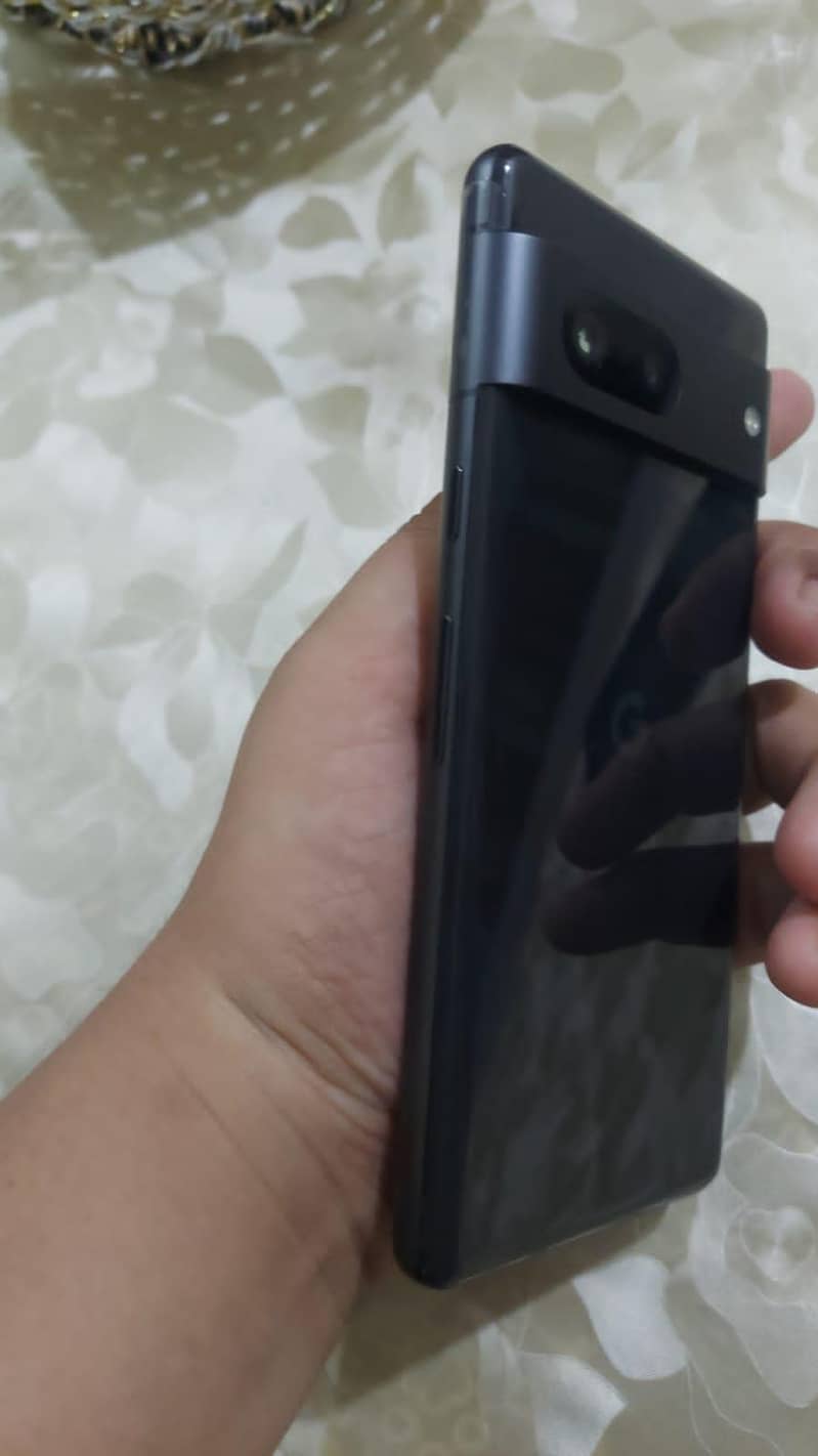 Google Pixel 7 4