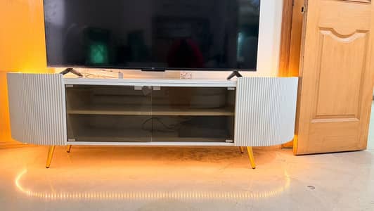 TV console in a very good condition