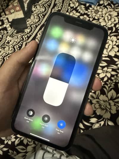 Iphone 11 only contact on whatsapp 03275155085