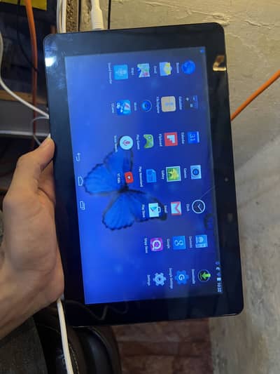Q tablet with box