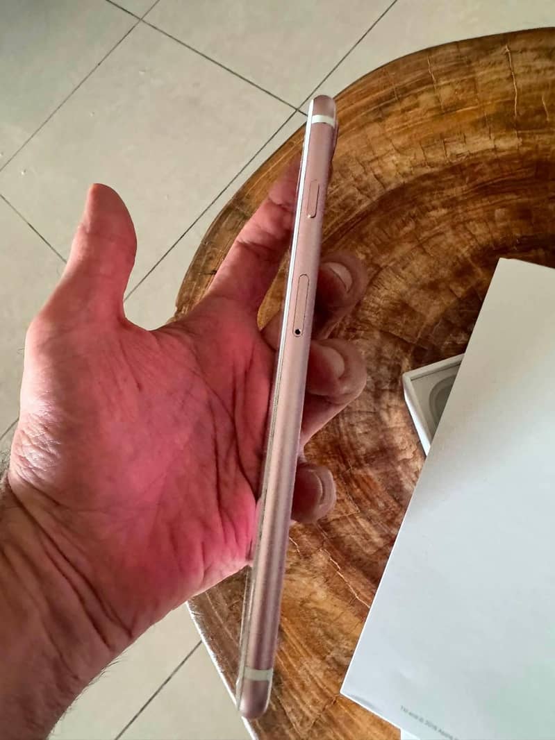 Apple iPhone 7 Plus 2