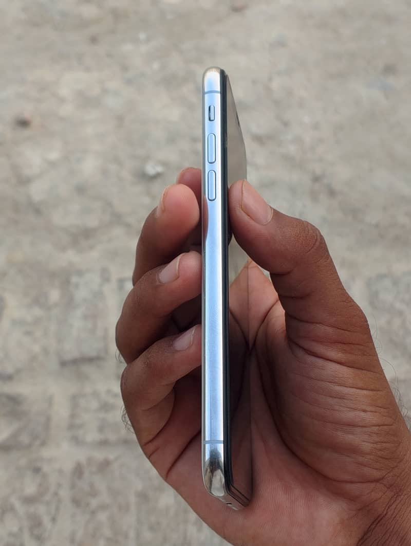 Apple iPhone X 1