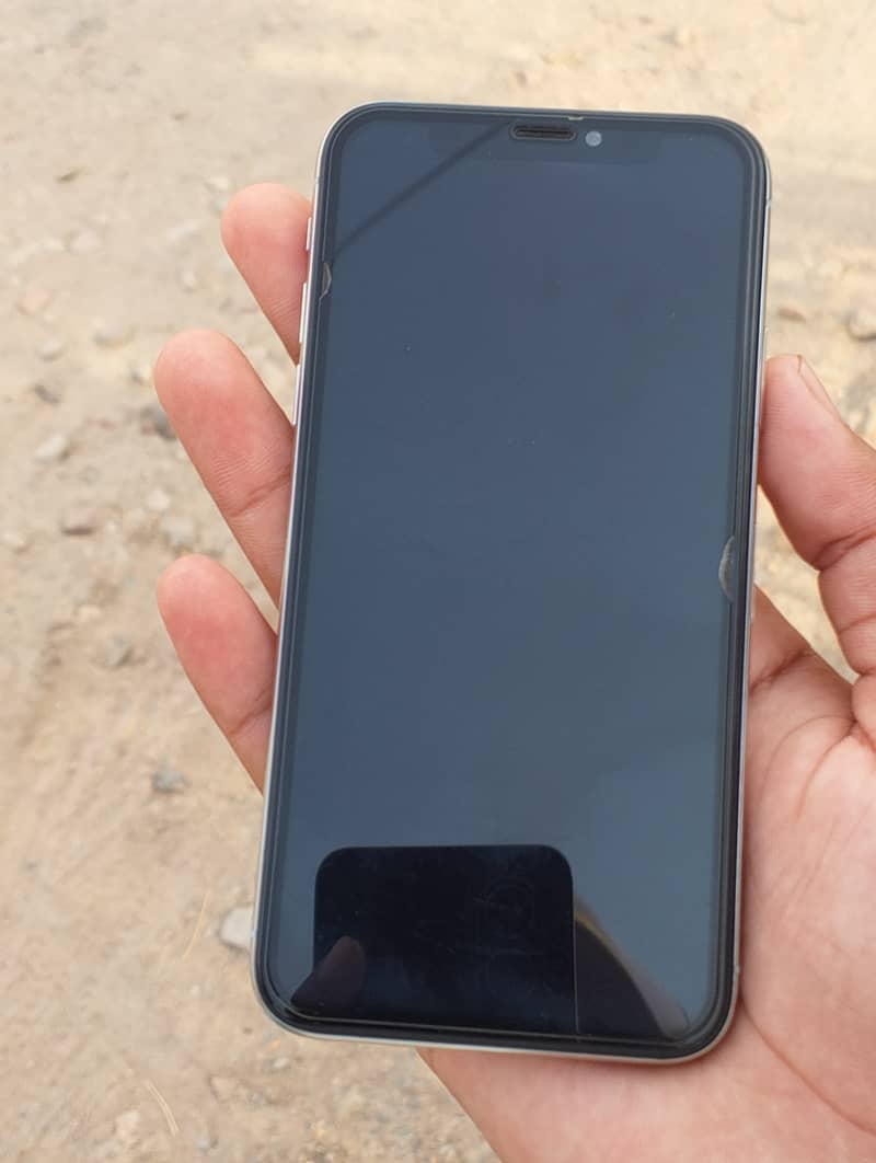 Apple iPhone X 4