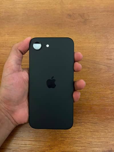Apple iPhone 16e