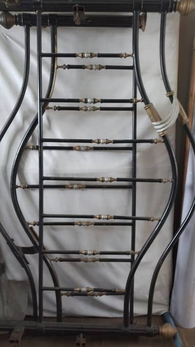 Iron bed for sale ( with chairs and sidetables )