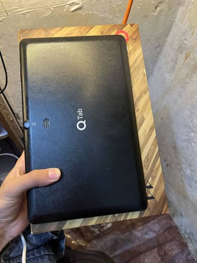 Q tablet with box