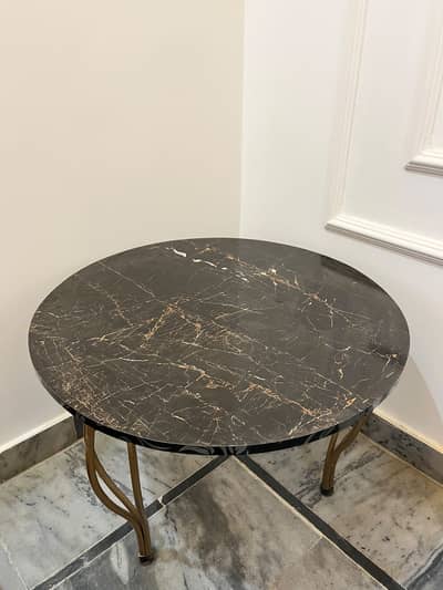 Coffee table big size in brand new condition