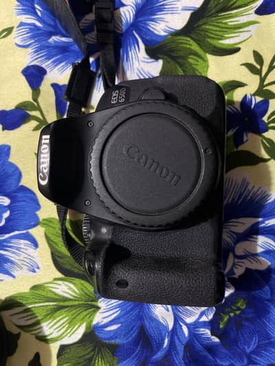Canon 650D with 18-55mm and 75-300mm lenz for sale