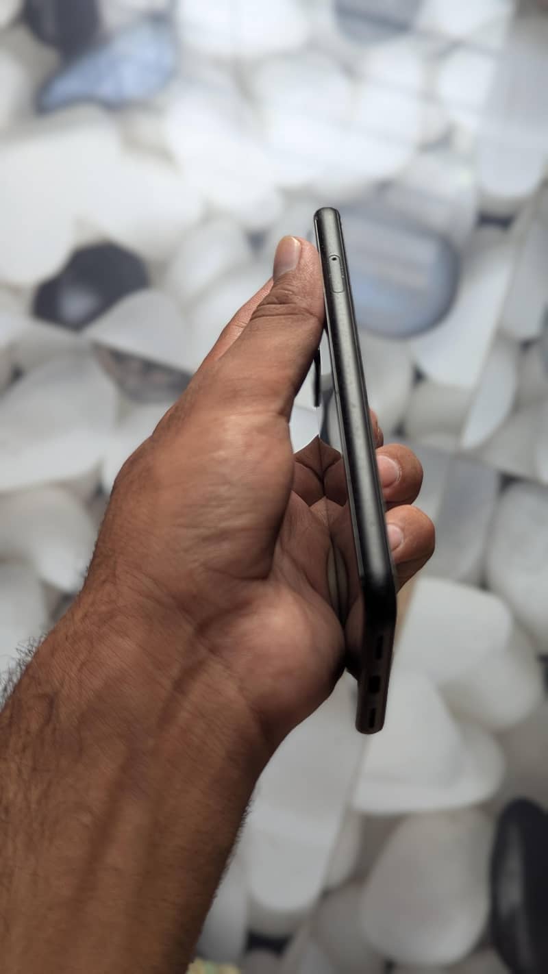 Google Pixel 4 3
