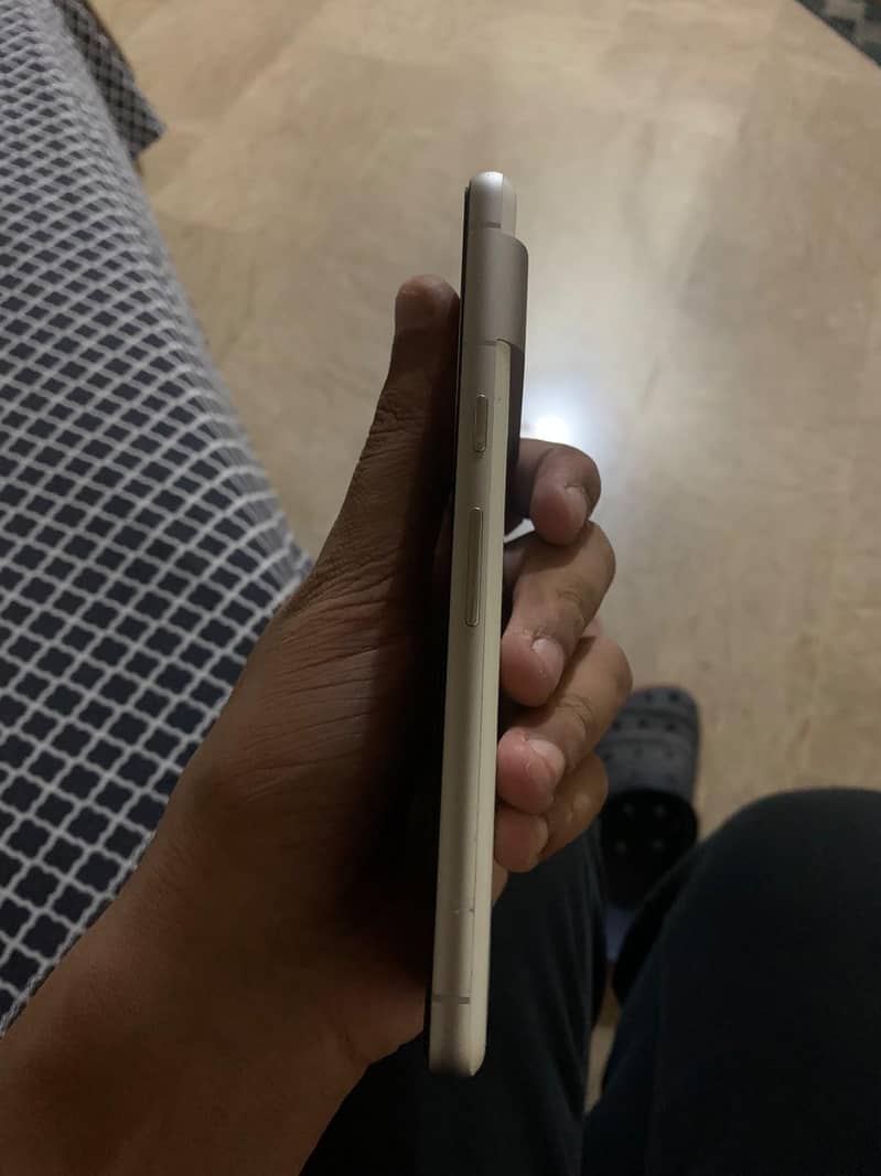 Google Pixel 7 4