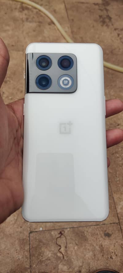One Plus 10 Pro