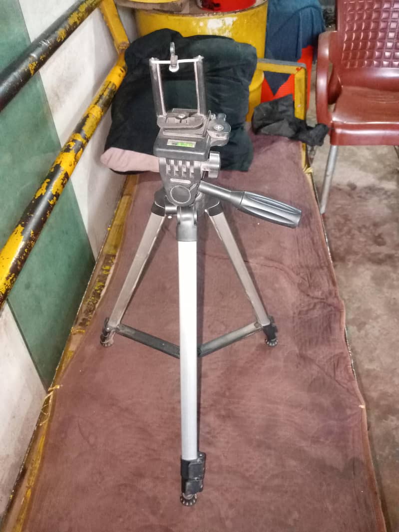 Video Stand 1