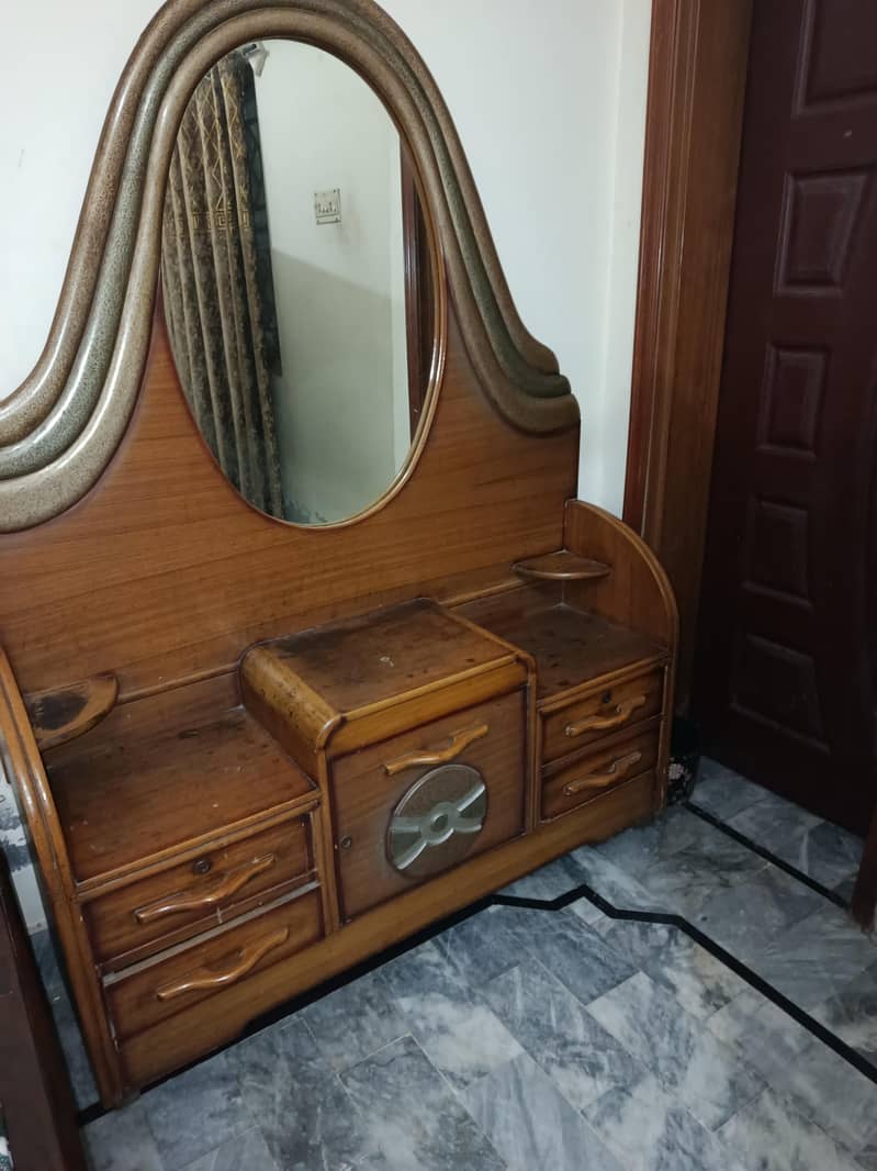 dressing table 0