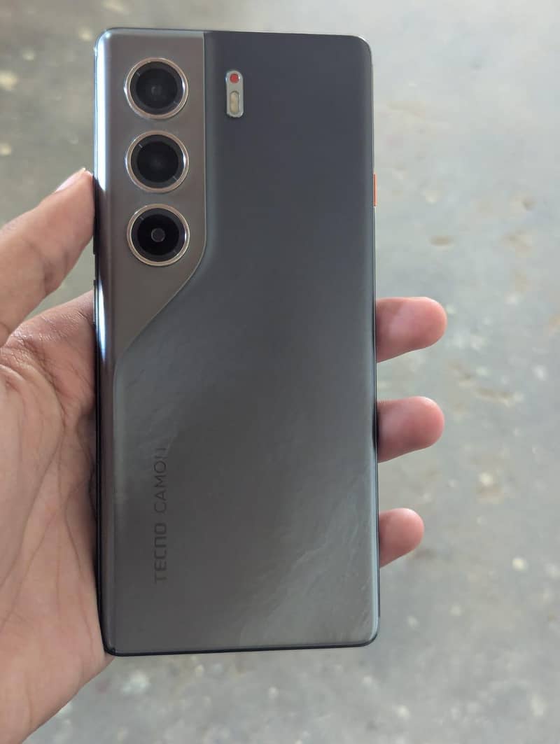 Tecno CAMON 40 Pro 0
