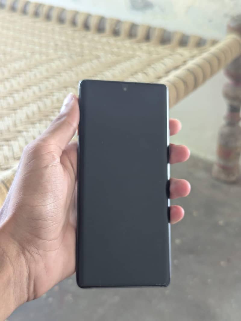 Tecno CAMON 40 Pro 1