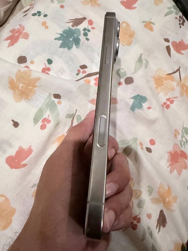 Iphone 16 Pro Max 5