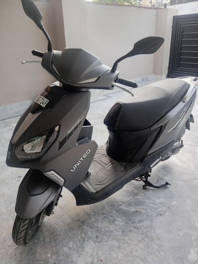 United 100 cc Petrol scooty 2026 automatic