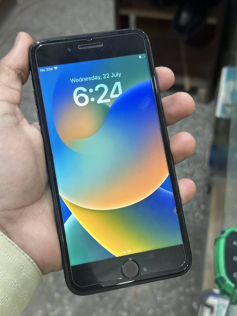 iPhone 8 Plus 2