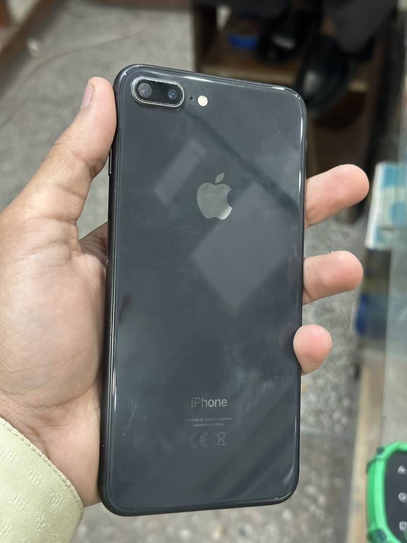 iPhone 8 Plus 0