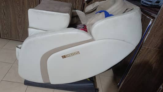 JC buckman massager chair