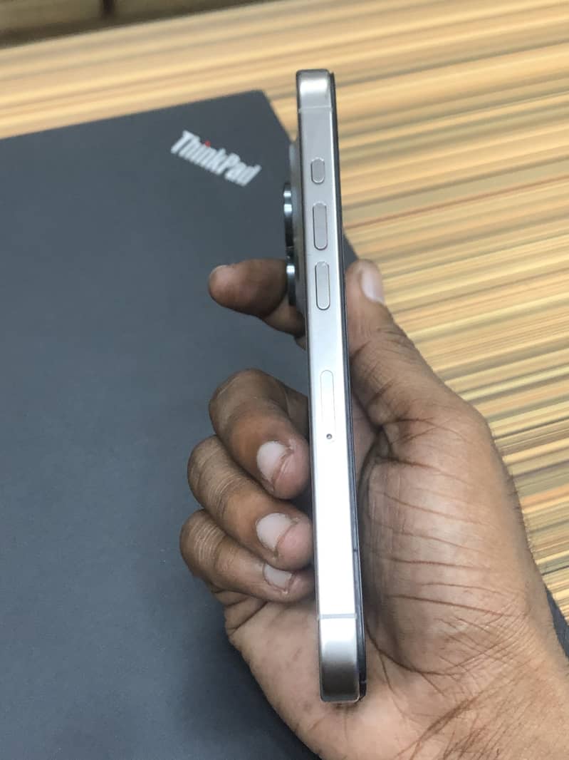 Iphone 15 pro 2