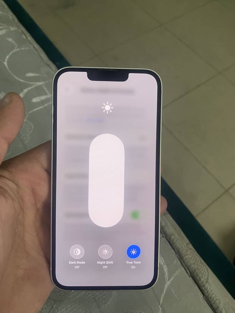 Apple iPhone 13 4