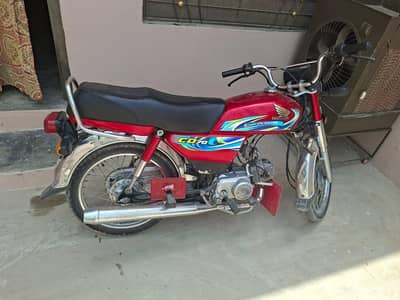 23/24 model motorcycle  for sale lush condition